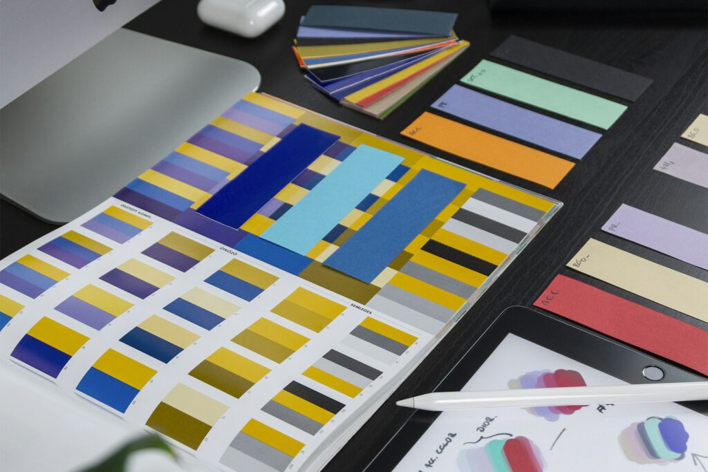 Nuancier de couleurs pour le design graphique – illustration de l’article « Les tendances du design graphique pour 2025 », blog Ionia Web